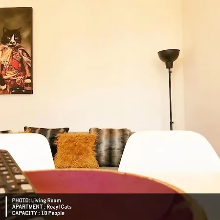 Royal Cats Apartment *